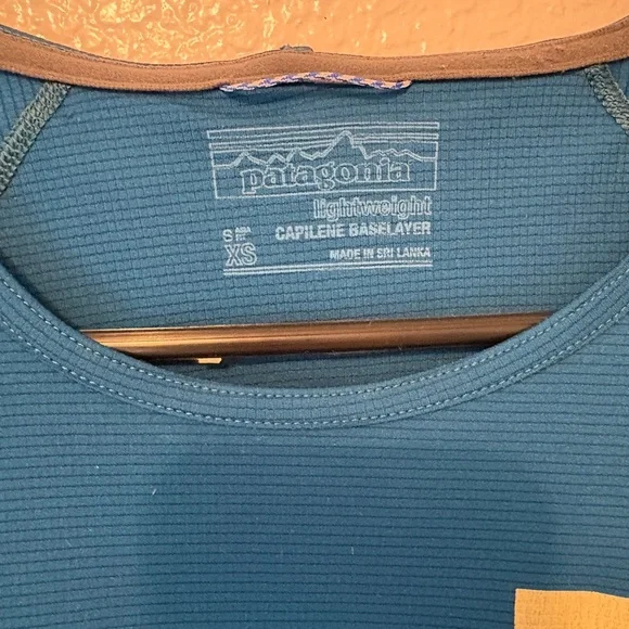 Patagonia Capilene Lightweight Baselayer T Shirt XS - Picture 2 of 3